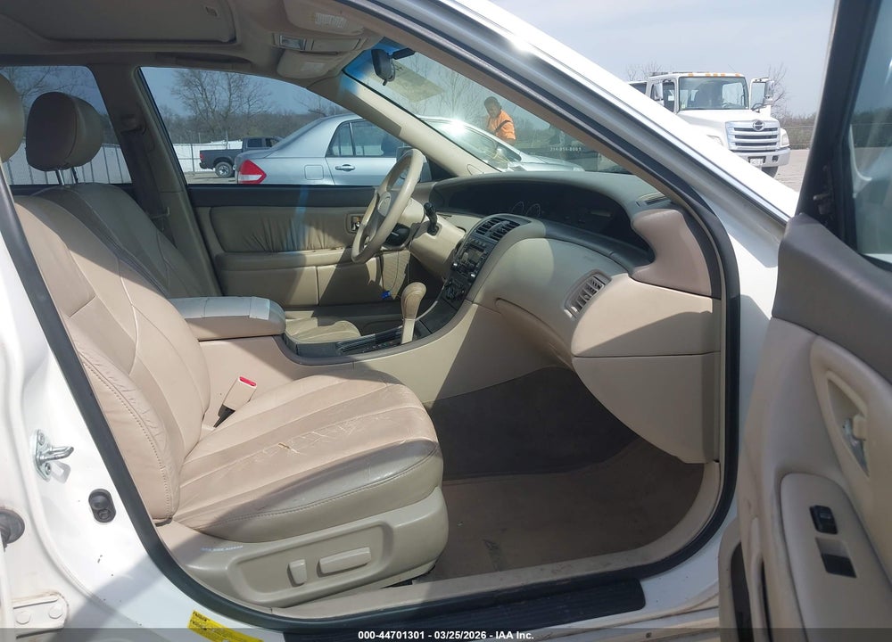 2000 TOYOTA AVALON XL/XLS VIN: 4T1BF28B8YU044031