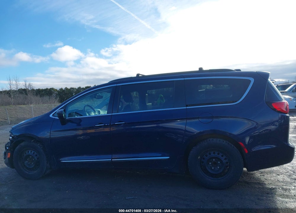 2017 CHRYSLER PACIFICA TOURING-L VIN: 2C4RC1BGXHR744964