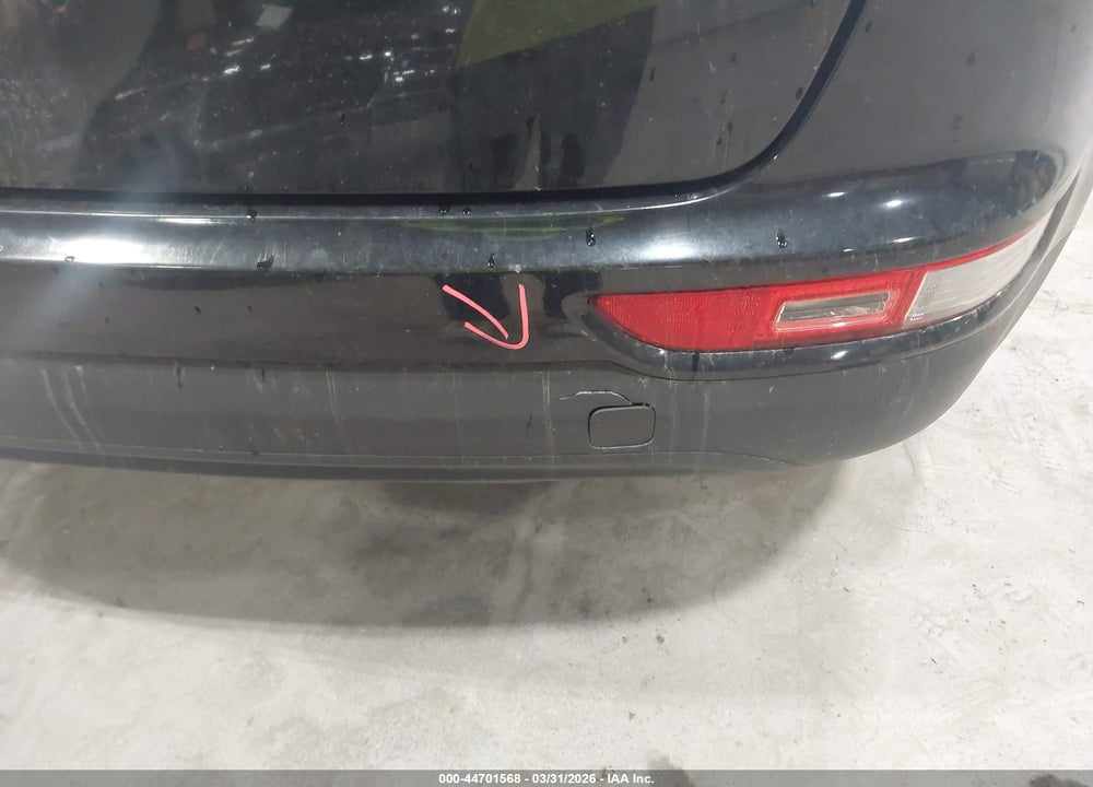 2018 KIA SPORTAGE LX VIN: KNDPMCAC8J7378833