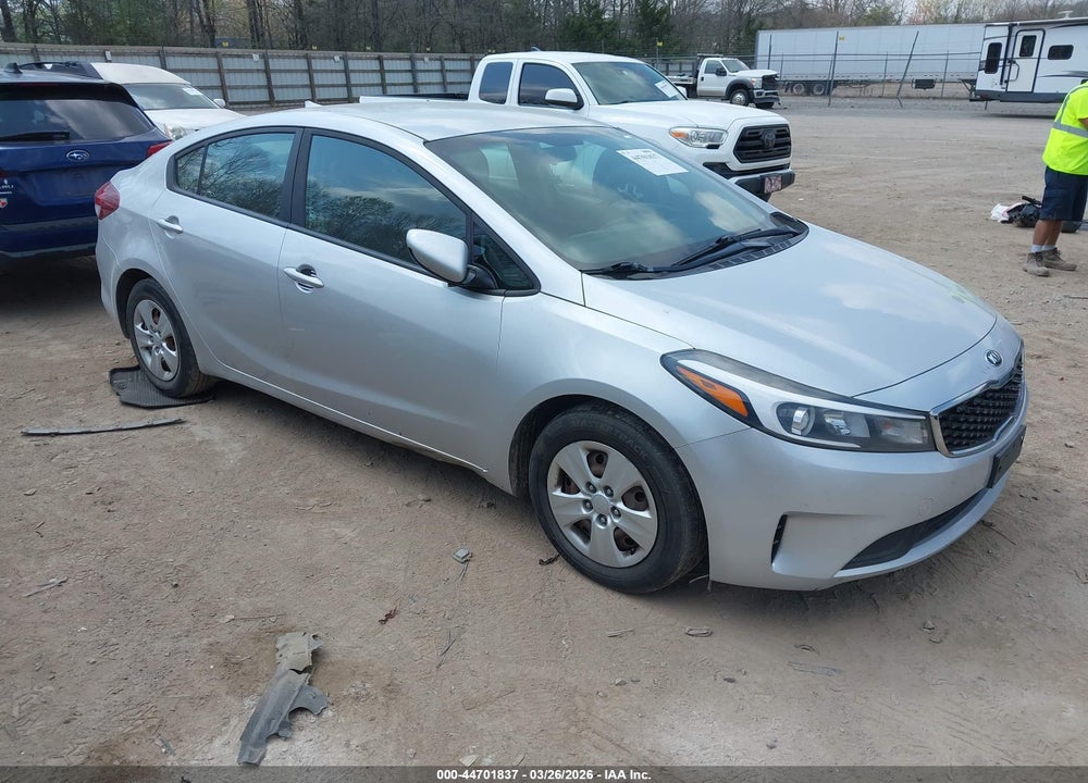 2018 KIA FORTE LX VIN: 3KPFL4A76JE175737