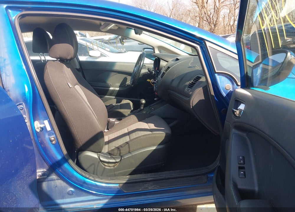 2015 KIA FORTE EX VIN: KNAFX4A82F5282331