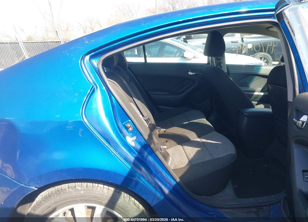 2015 KIA FORTE EX VIN: KNAFX4A82F5282331