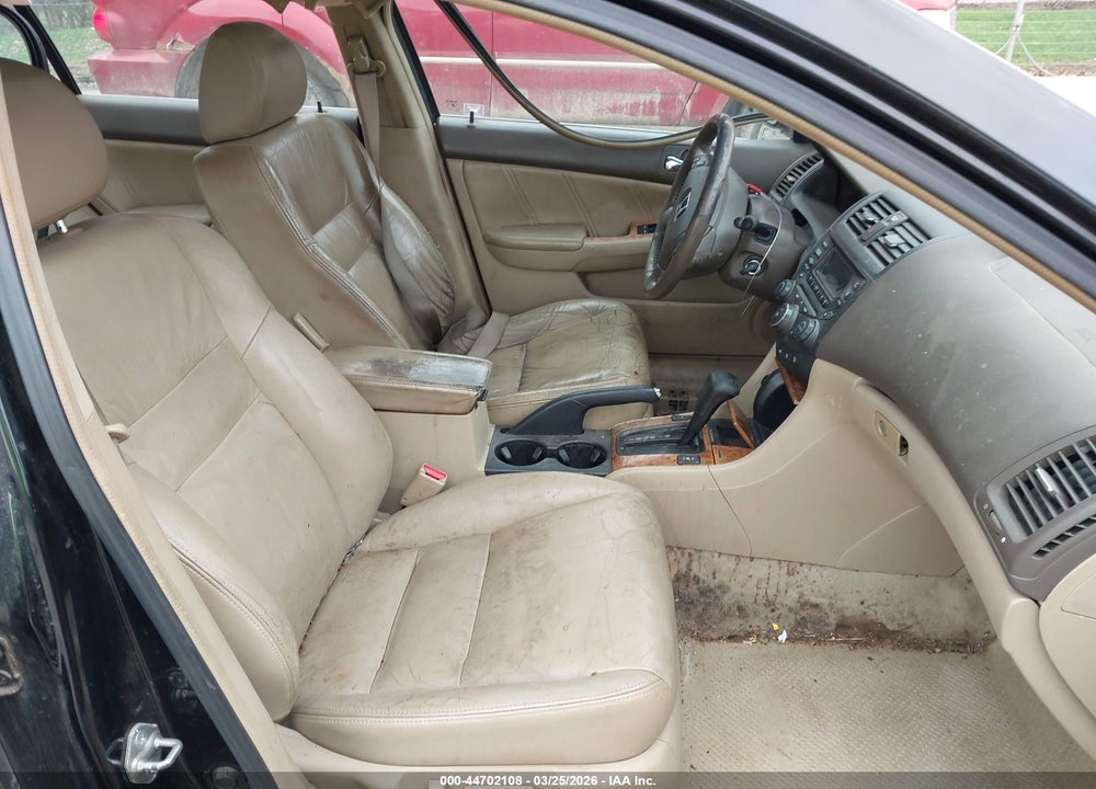2005 HONDA ACCORD 3.0 EX VIN: 1HGCM66525A059772