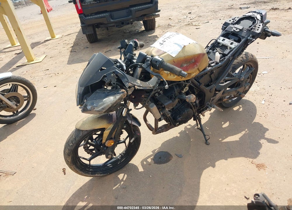 2015 KAWASAKI EX300 B VIN: JKAEX8B14FDA19588