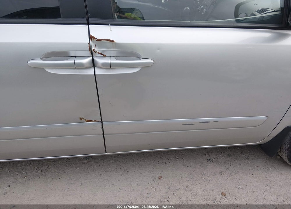2014 KIA SEDONA LX VIN: KNDMG4C78E6581250