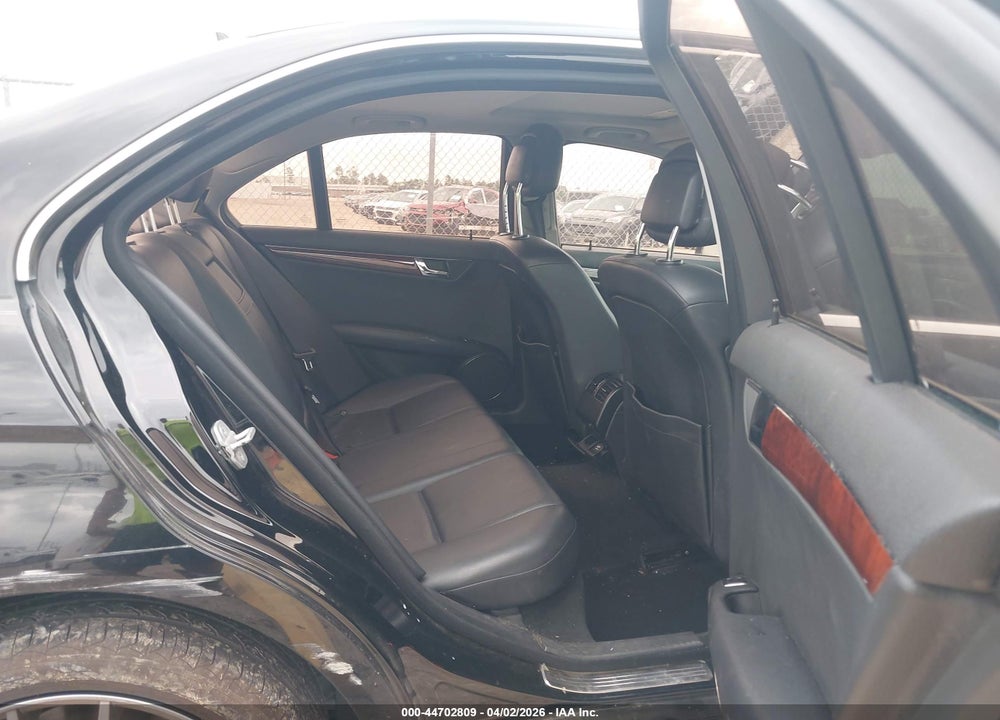 2011 MERCEDES-BENZ C 300 LUXURY 4MATIC VIN: WDDGF8BBXBR167223