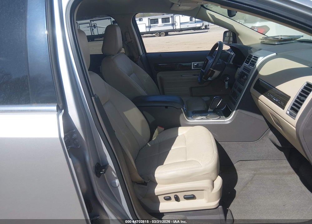 2010 LINCOLN MKX VIN: 2LMDJ6JC8ABJ07940