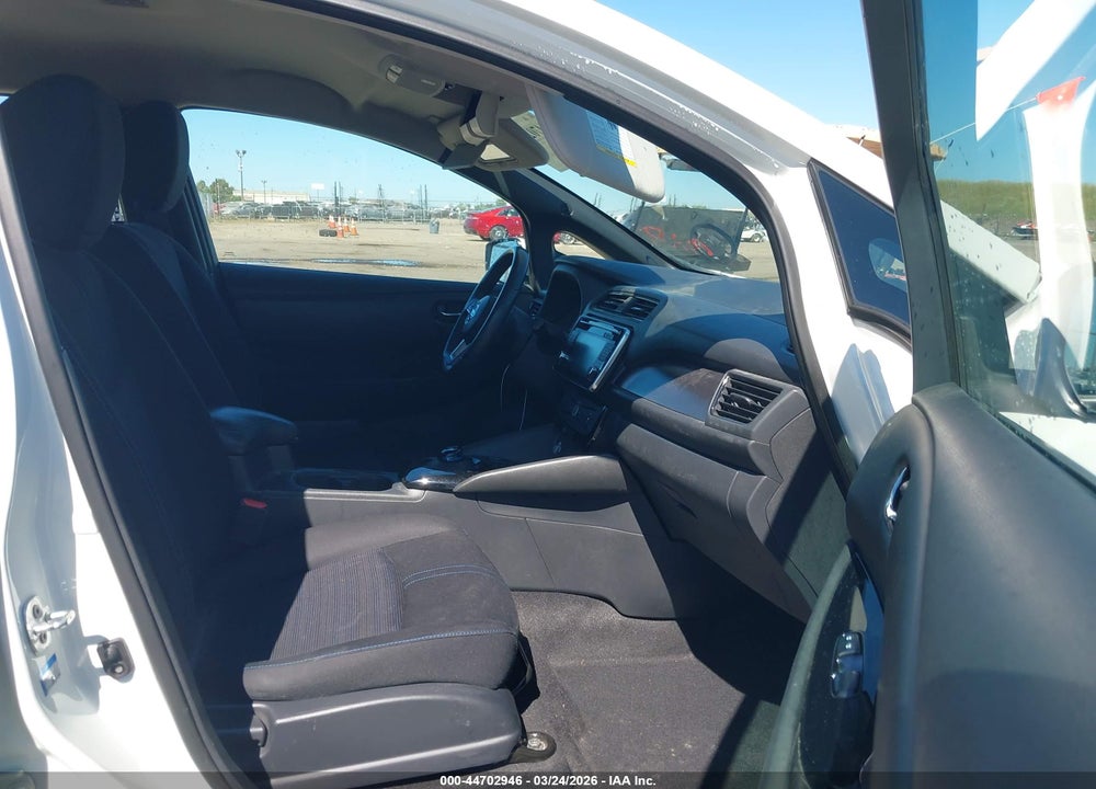 2018 NISSAN LEAF SV VIN: 1N4AZ1CP0JC315847