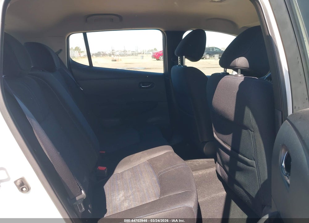 2018 NISSAN LEAF SV VIN: 1N4AZ1CP0JC315847