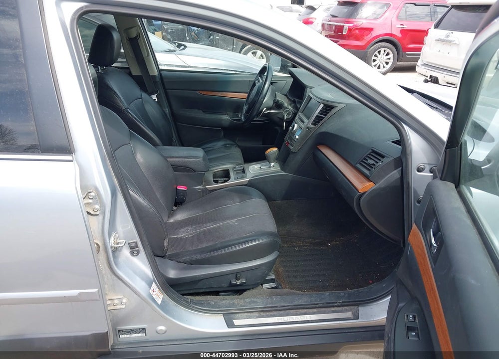 2014 SUBARU OUTBACK 2.5I LIMITED VIN: 4S4BRCMC3E3220044