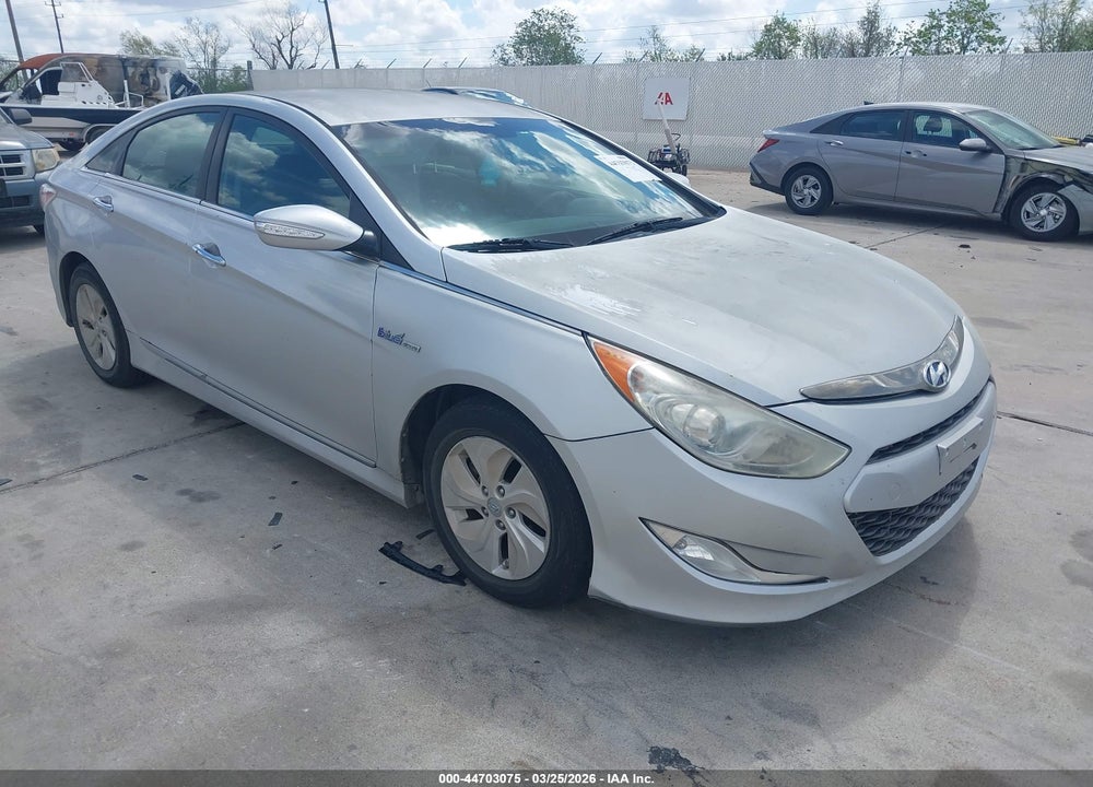 2015 HYUNDAI SONATA HYBRID VIN: KMHEC4A47FA134606