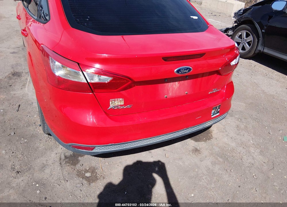2014 FORD FOCUS SE VIN: 1FADP3F22EL272018