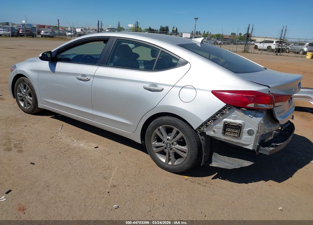2017 HYUNDAI ELANTRA SE VIN: 5NPD84LF4HH119301
