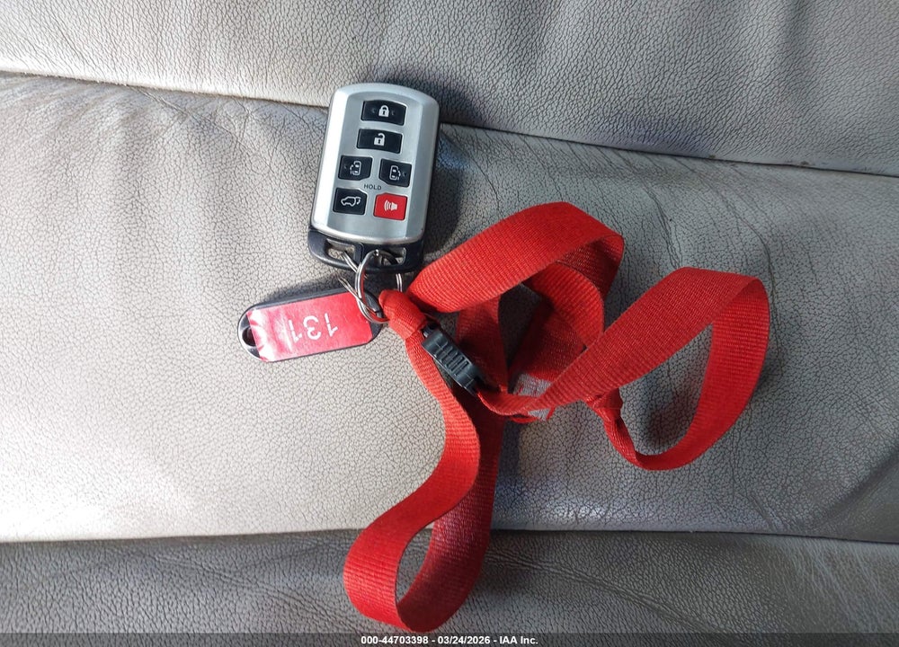 2011 TOYOTA SIENNA XLE VIN: 5TDDK3DC7BS021381