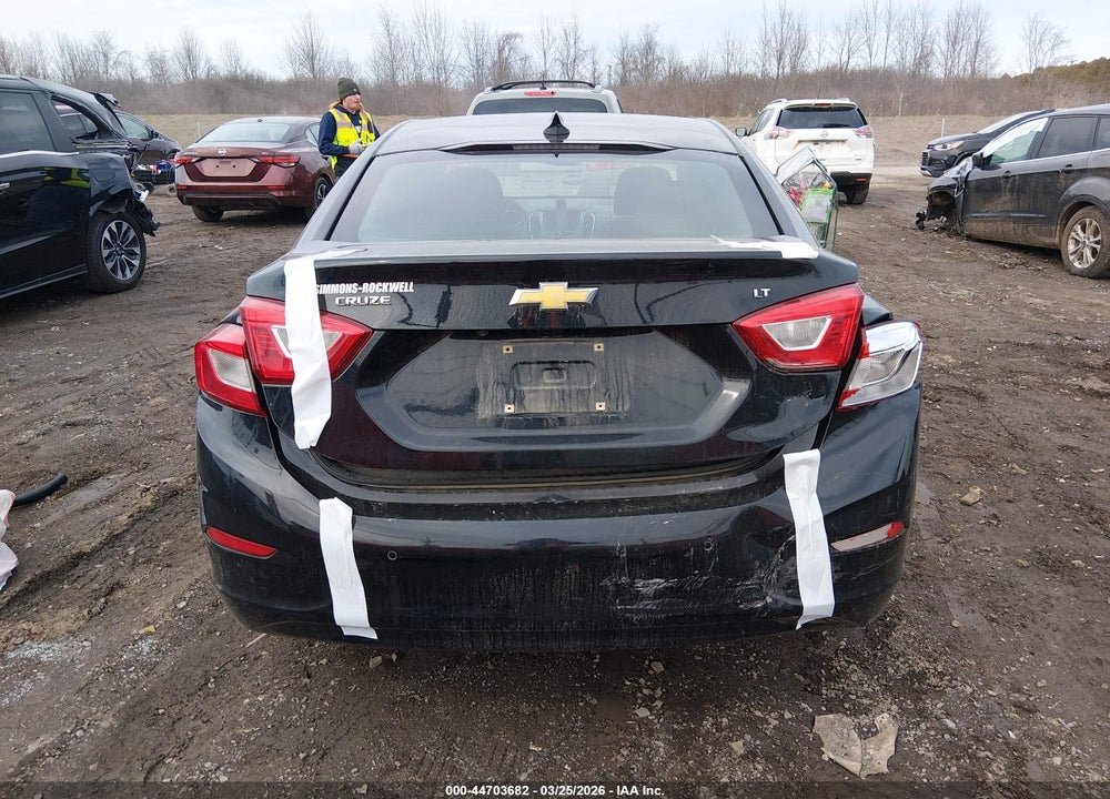 2019 CHEVROLET CRUZE LT VIN: 1G1BE5SM9K7112290