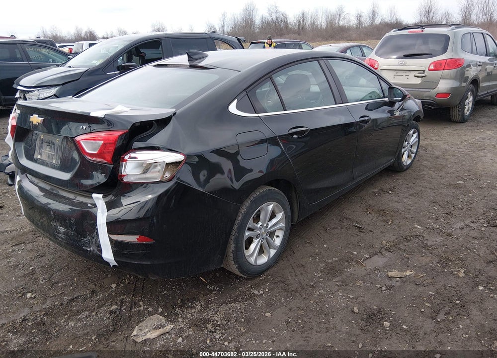 2019 CHEVROLET CRUZE LT VIN: 1G1BE5SM9K7112290