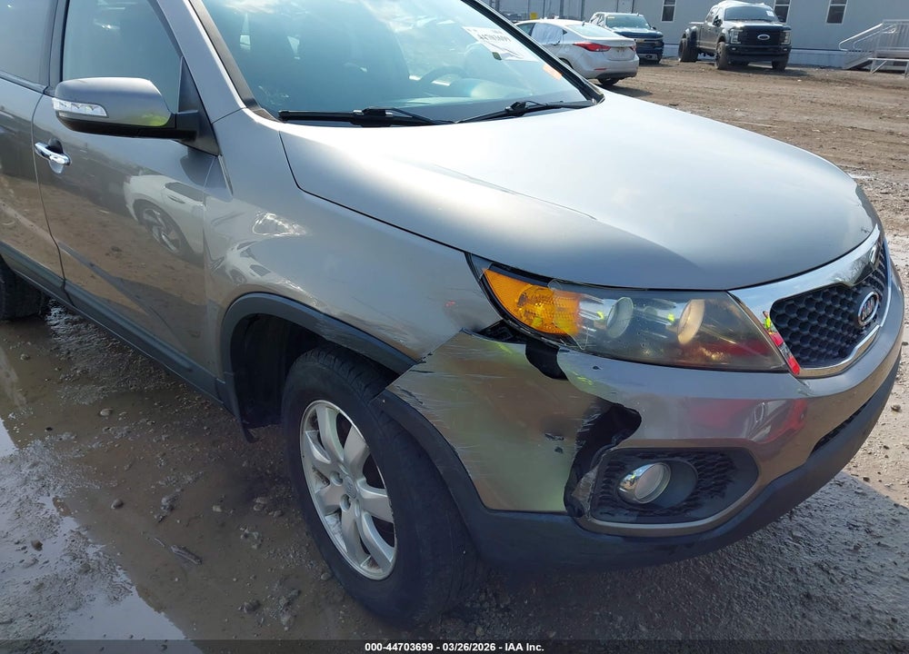 2012 KIA SORENTO LX VIN: 5XYKT3A64CG250540