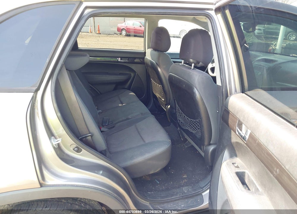 2012 KIA SORENTO LX VIN: 5XYKT3A64CG250540
