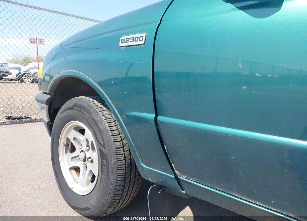 2001 MAZDA B2300 SE/SX VIN: 4F4YR12D51TM18818