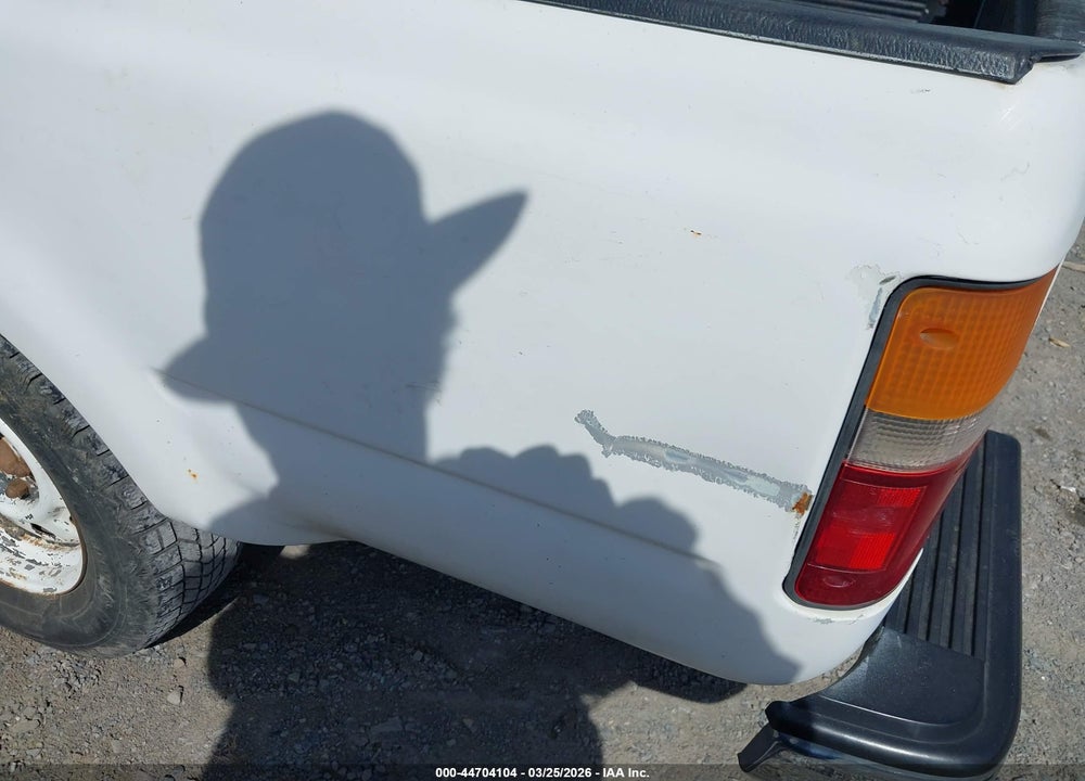 1992 TOYOTA PICKUP 1/2 TON SHORT WHLBASE STB VIN: 4TARN81A7NZ030688