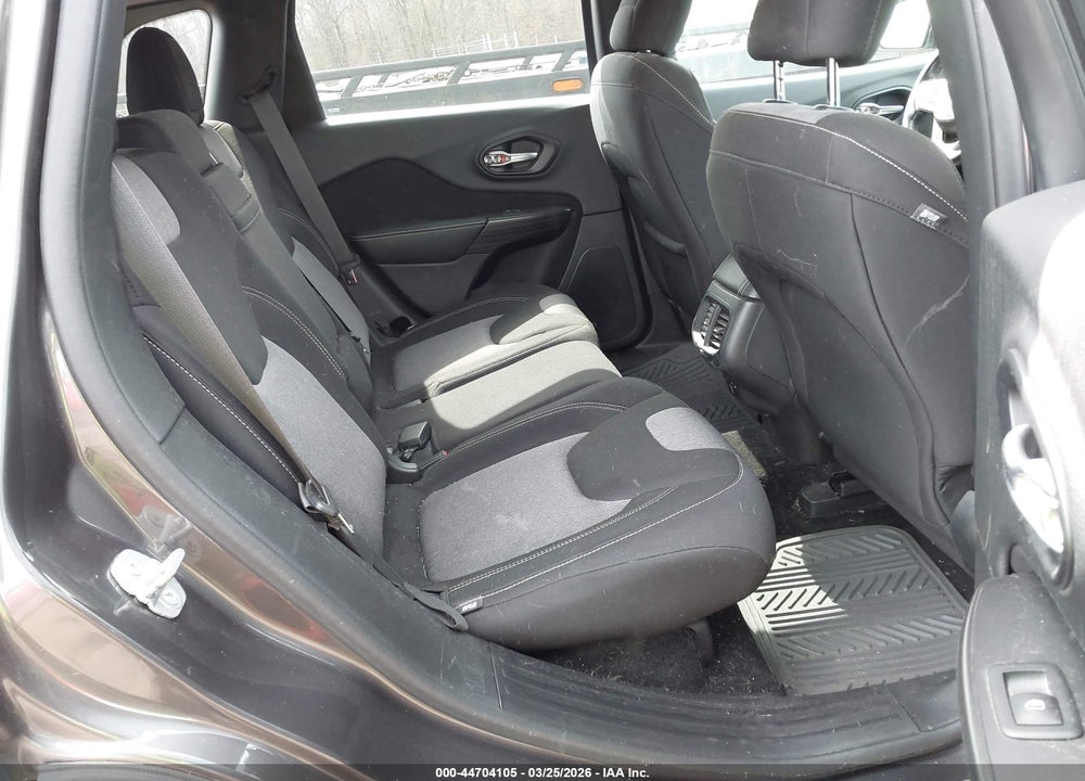 2014 JEEP CHEROKEE LATITUDE VIN: 1C4PJMCB3EW223539