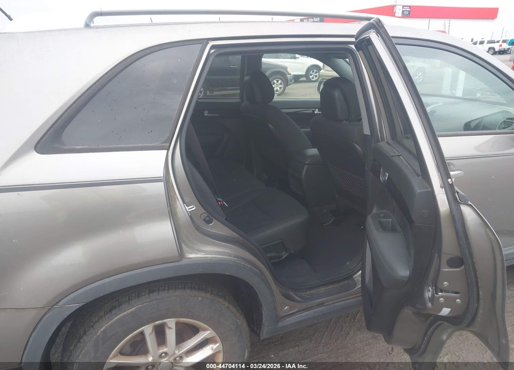 2014 KIA SORENTO LX VIN: 5XYKT3A66EG500203