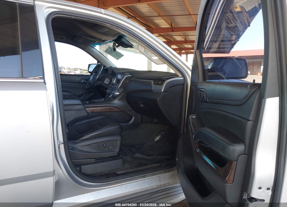 2015 CHEVROLET SUBURBAN 1500 LT VIN: 1GNSKJKC3FR181980