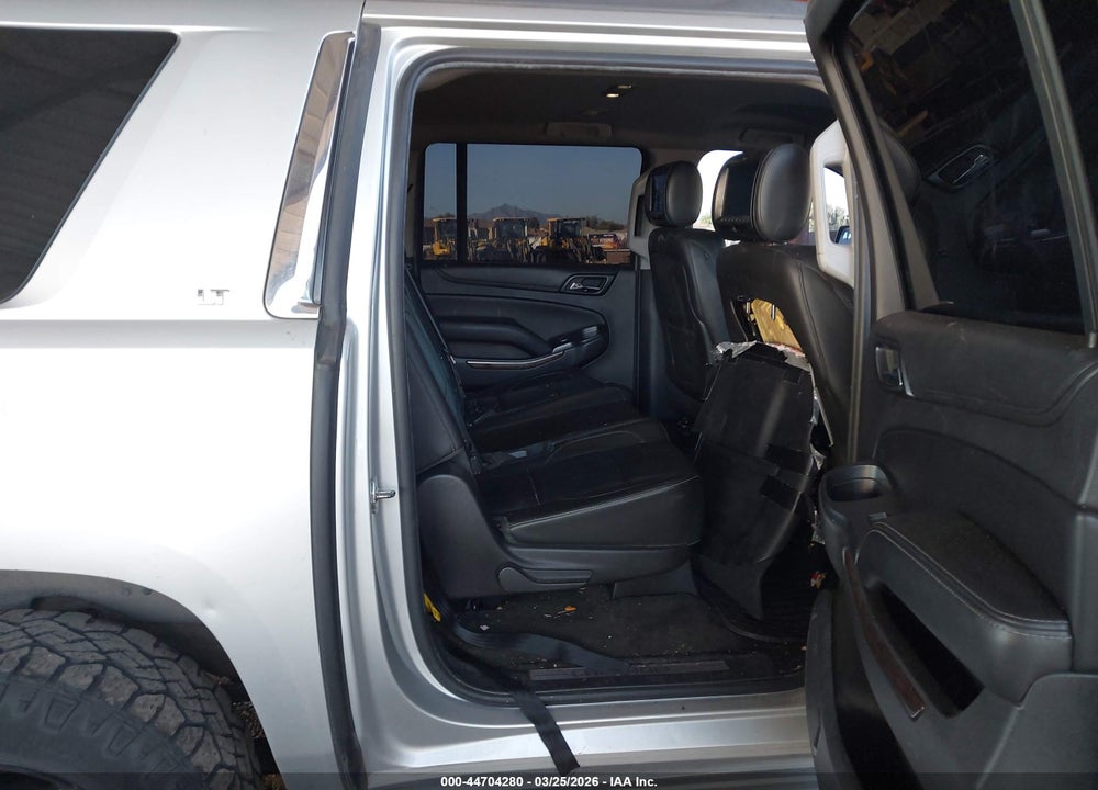 2015 CHEVROLET SUBURBAN 1500 LT VIN: 1GNSKJKC3FR181980