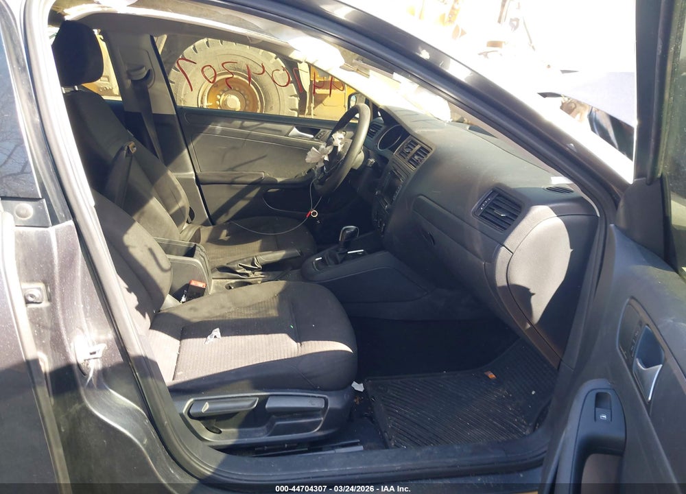 2015 VOLKSWAGEN JETTA 2.0L S VIN: 3VW2K7AJ2FM241273