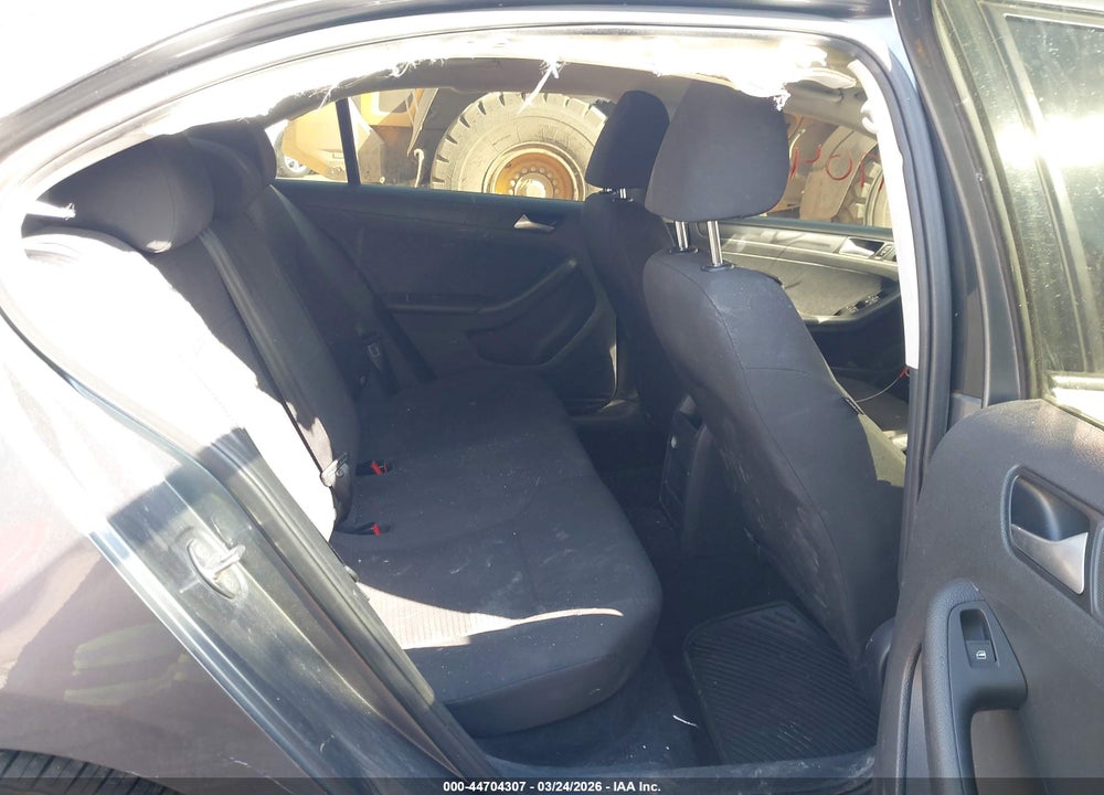 2015 VOLKSWAGEN JETTA 2.0L S VIN: 3VW2K7AJ2FM241273