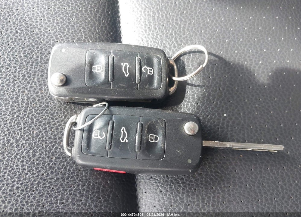 2017 VOLKSWAGEN TIGUAN 2.0T/2.0T S VIN: WVGAV7AX0HK013059