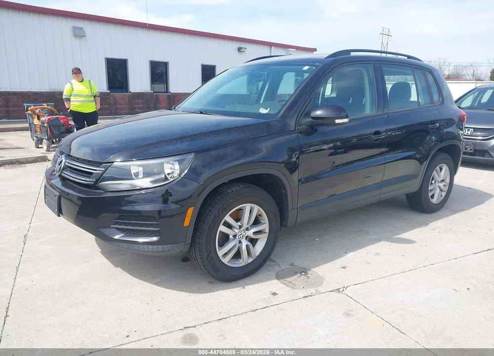 2017 VOLKSWAGEN TIGUAN 2.0T/2.0T S VIN: WVGAV7AX0HK013059