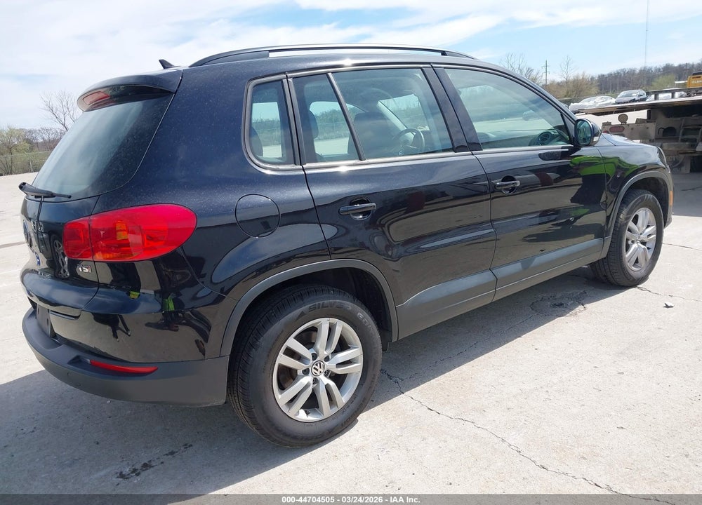 2017 VOLKSWAGEN TIGUAN 2.0T/2.0T S VIN: WVGAV7AX0HK013059