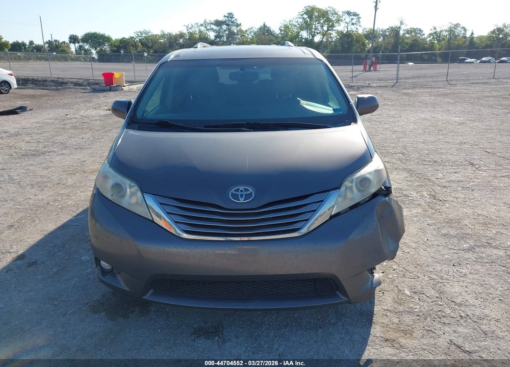 2015 TOYOTA SIENNA XLE 8 PASSENGER VIN: 5TDYK3DC6FS559318