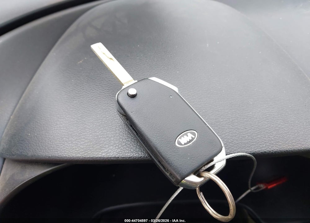 2020 KIA SOUL LX VIN: KNDJ23AU9L7004660