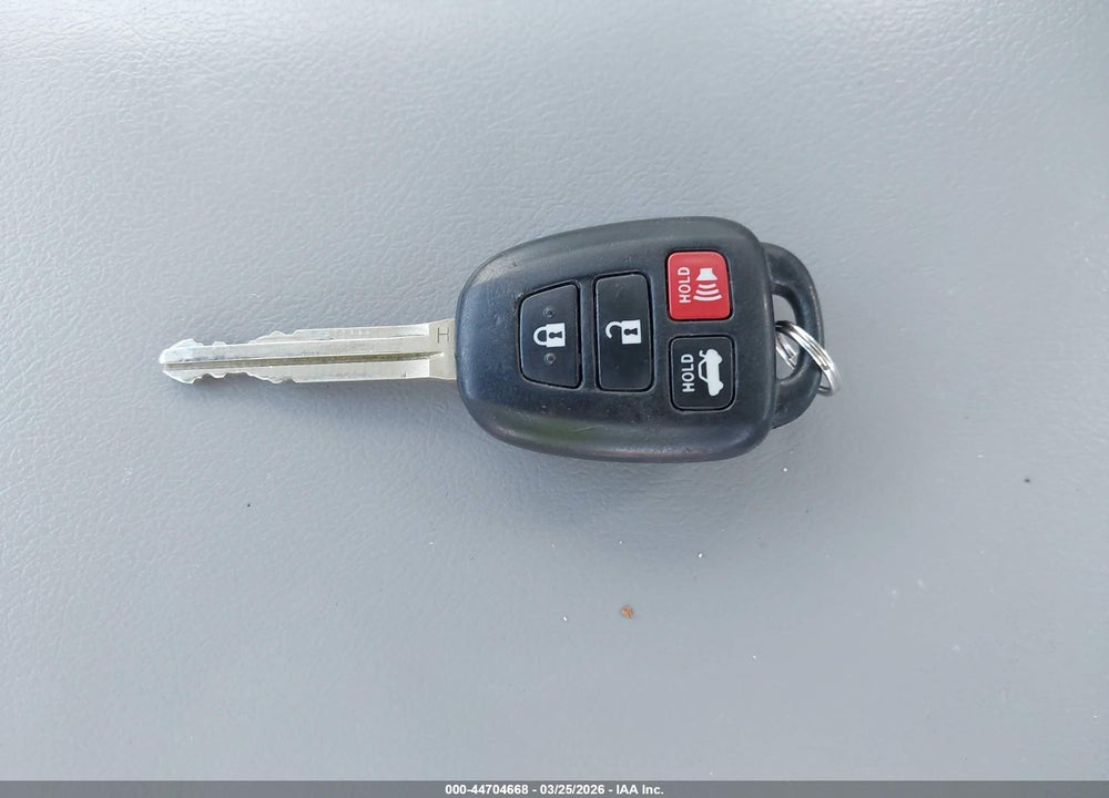 2016 TOYOTA CAMRY LE VIN: 4T4BF1FK5GR560672