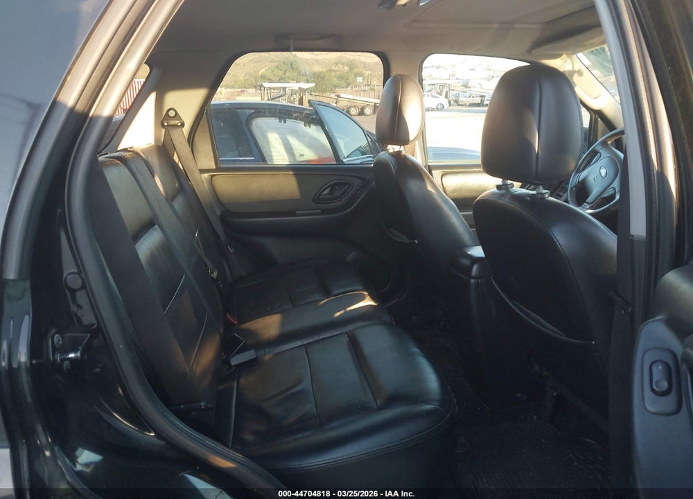 2005 FORD ESCAPE LIMITED VIN: 1FMYU04155KD75075