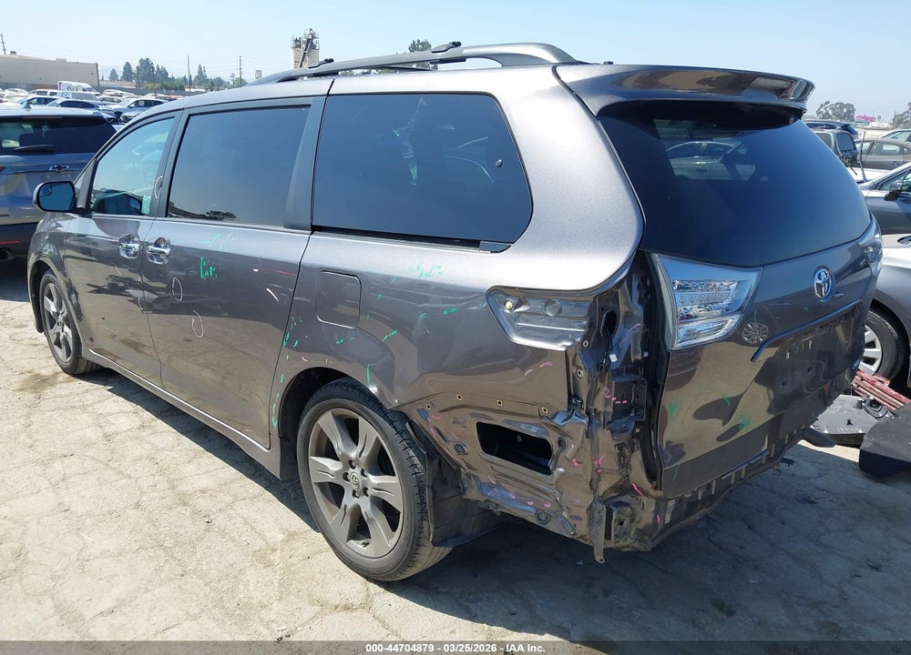 2017 TOYOTA SIENNA SE 8 PASSENGER VIN: 5TDXZ3DC0HS891927