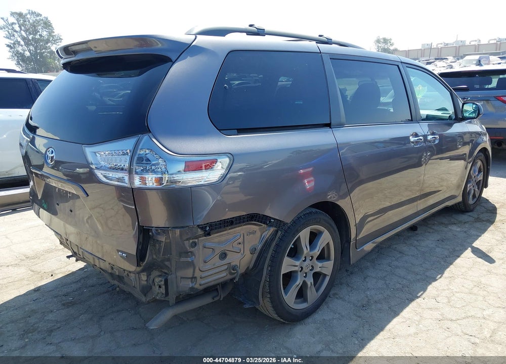 2017 TOYOTA SIENNA SE 8 PASSENGER VIN: 5TDXZ3DC0HS891927