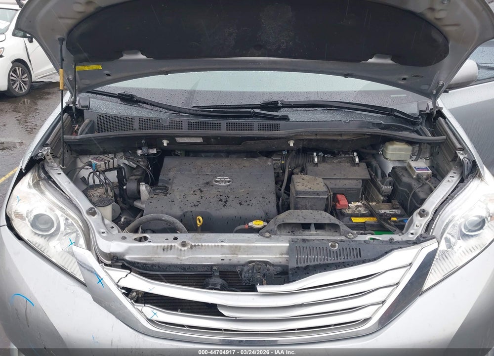 2015 TOYOTA SIENNA XLE PREMIUM 8 PASSENGER VIN: 5TDYK3DCXFS631363