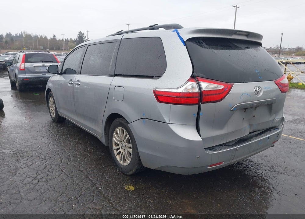 2015 TOYOTA SIENNA XLE PREMIUM 8 PASSENGER VIN: 5TDYK3DCXFS631363