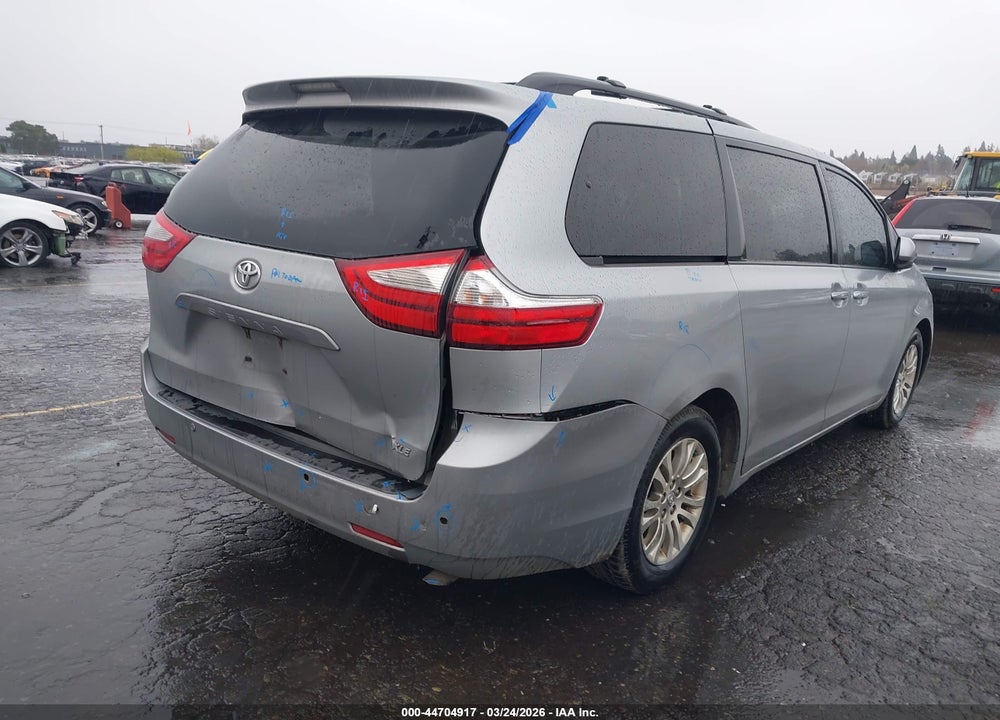 2015 TOYOTA SIENNA XLE PREMIUM 8 PASSENGER VIN: 5TDYK3DCXFS631363