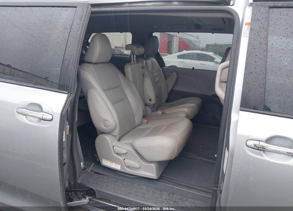 2015 TOYOTA SIENNA XLE PREMIUM 8 PASSENGER VIN: 5TDYK3DCXFS631363