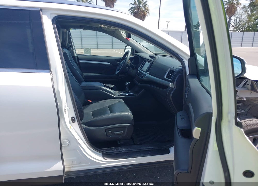 2019 TOYOTA HIGHLANDER HYBRID XLE VIN: 5TDJGRFH0KS064556