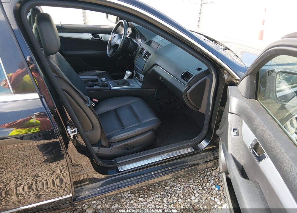 2009 MERCEDES-BENZ C 300 LUXURY/SPORT VIN: WDDGF54X69F200592