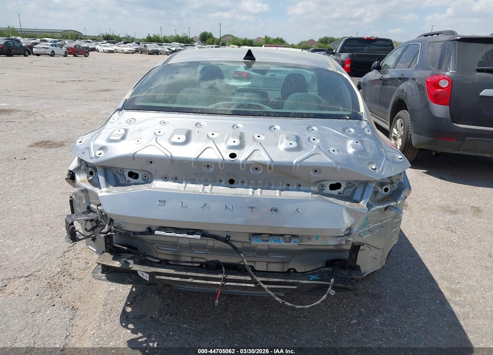 2022 HYUNDAI ELANTRA SEL VIN: 5NPLM4AG7NH065703