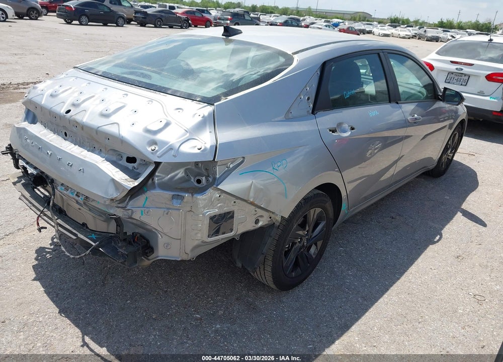2022 HYUNDAI ELANTRA SEL VIN: 5NPLM4AG7NH065703