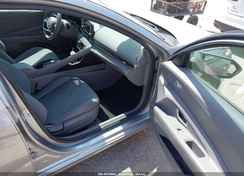 2022 HYUNDAI ELANTRA SEL VIN: 5NPLM4AG7NH065703