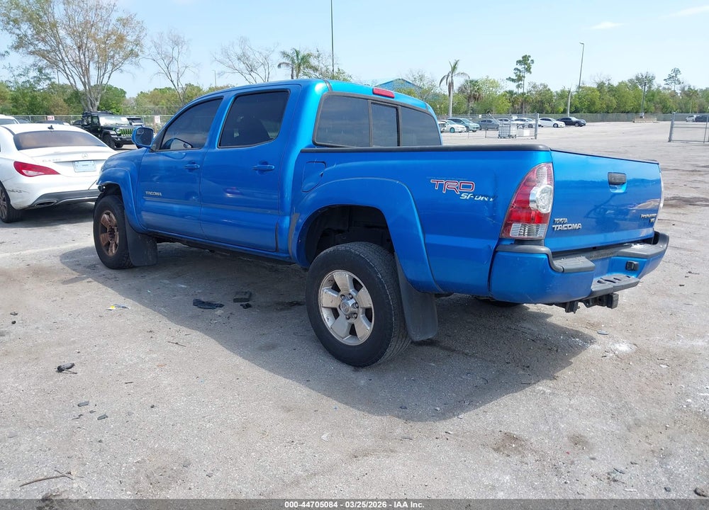 2011 TOYOTA TACOMA PRERUNNER V6 VIN: 3TMJU4GN8BM120730