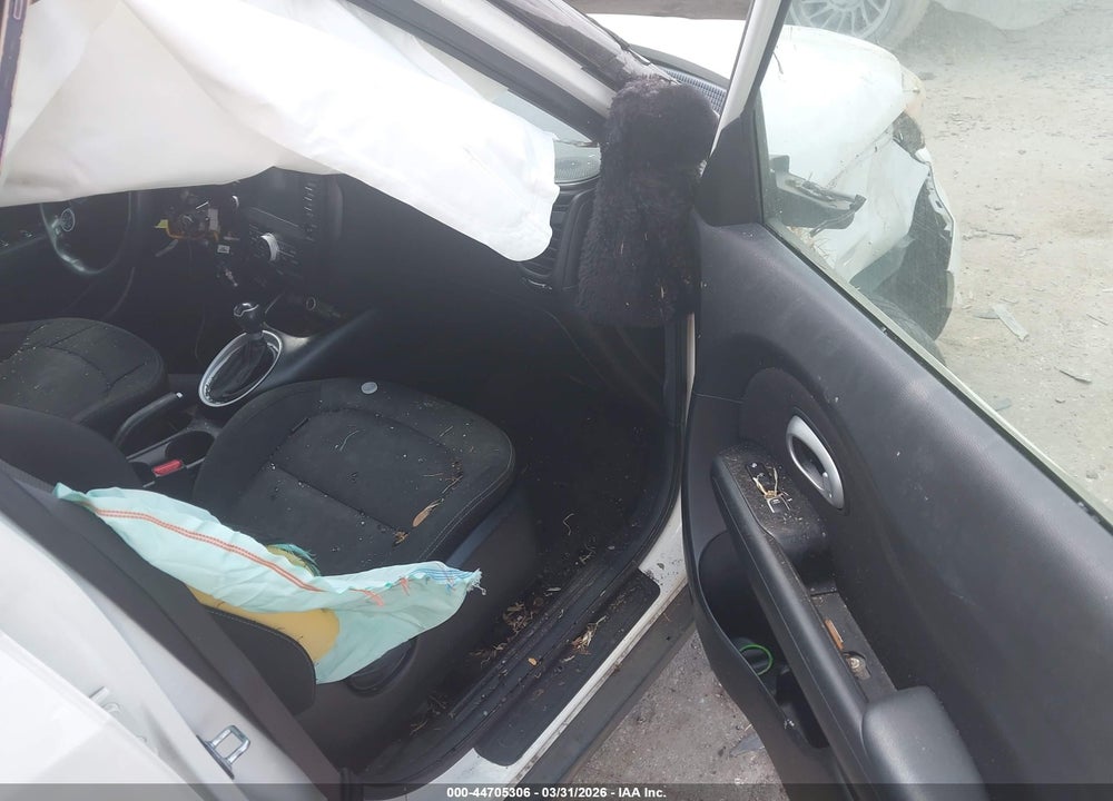 2018 KIA SOUL + VIN: KNDJP3A58J7598388